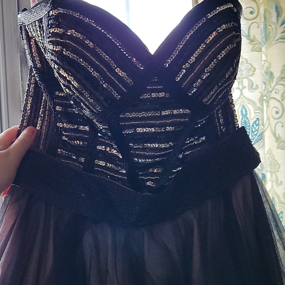 Gothy Prom Dress - Picture 5 of 6